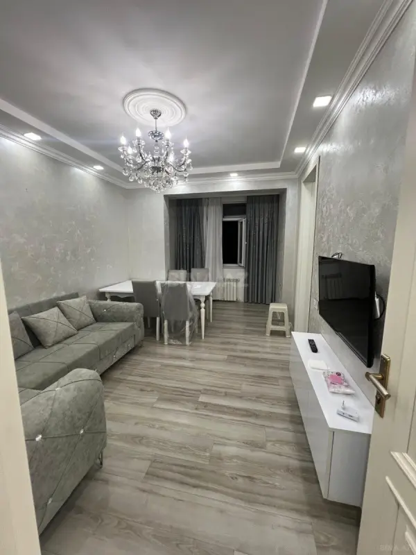 Kirayə verilir 2 otaqlı mənzil 58 m²