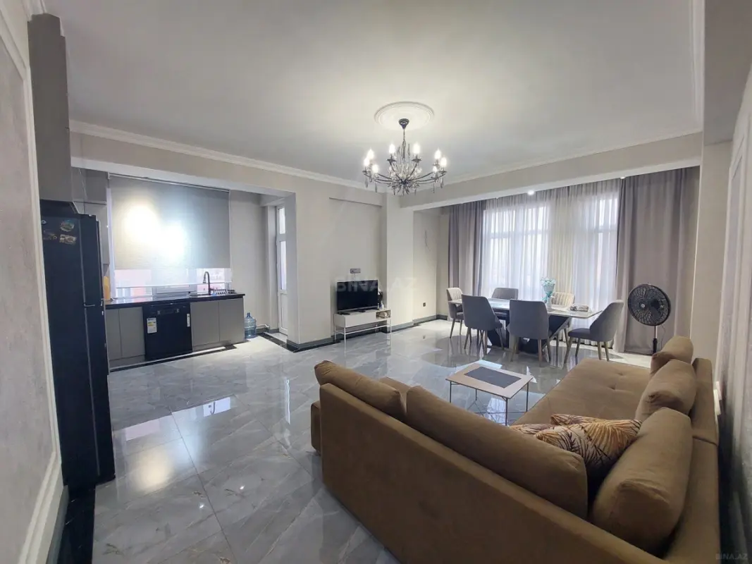 Satılır 3 otaqlı mənzil 105 m²