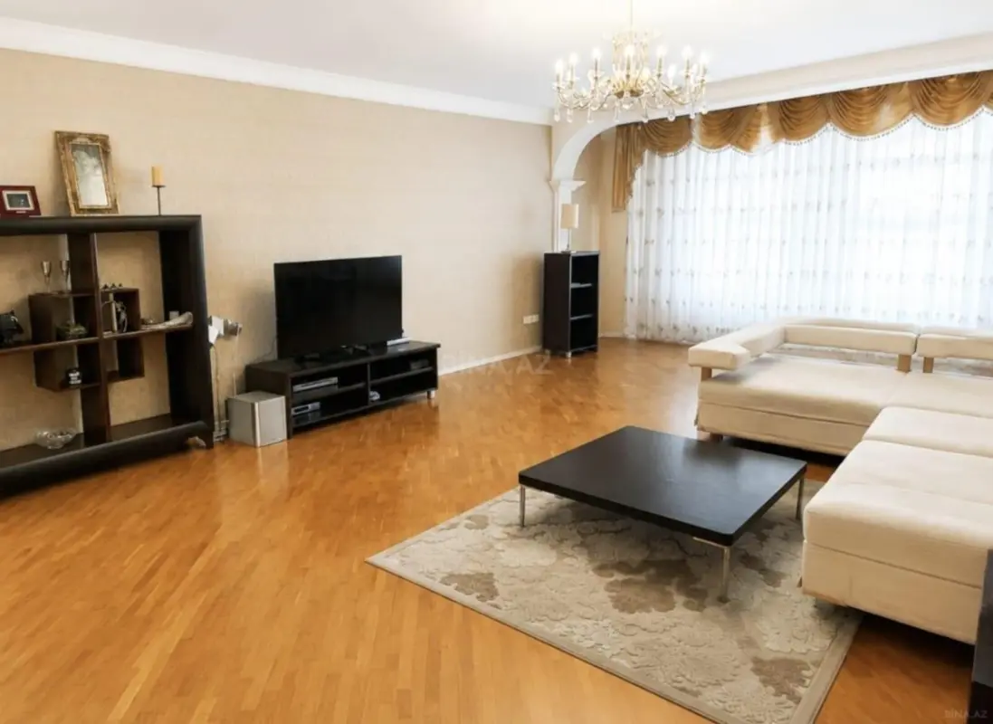 Kirayə verilir 3 otaqlı mənzil 150 m²