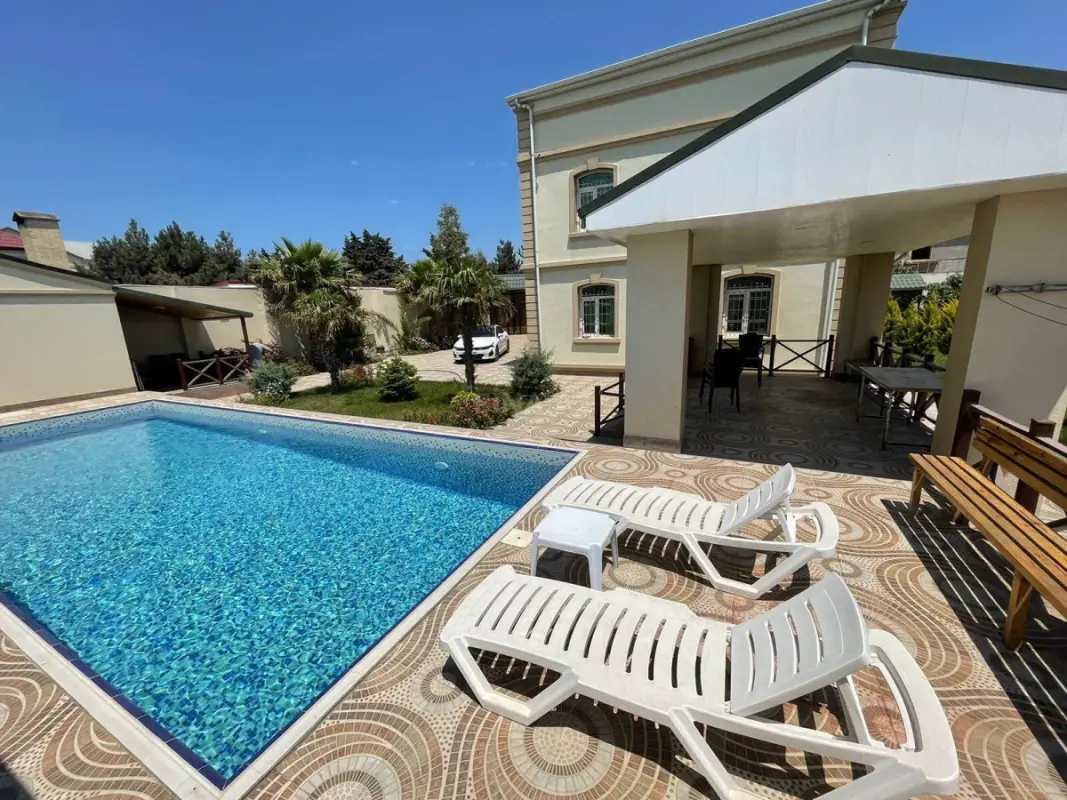 Satılır 5 otaqlı həyət evi 270 m²