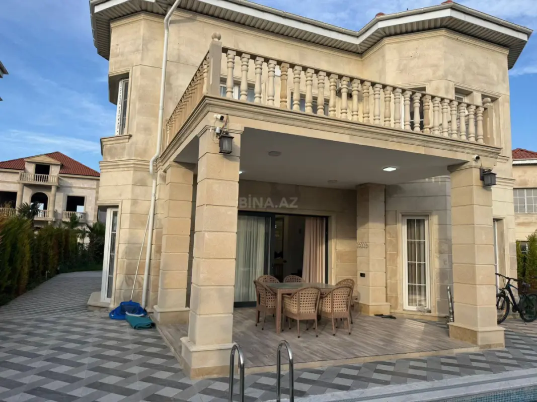 Satılır 4 otaqlı həyət evi 240 m²