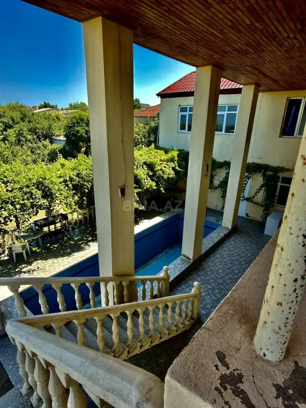 Satılır 7 otaqlı həyət evi 400 m²