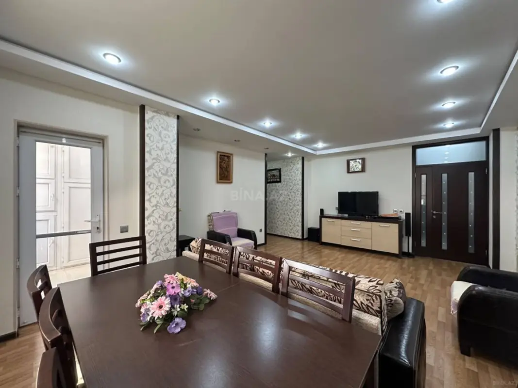 Satılır 3 otaqlı mənzil 108 m²