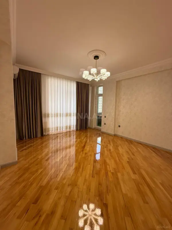 Satılır 2 otaqlı mənzil 84 m²