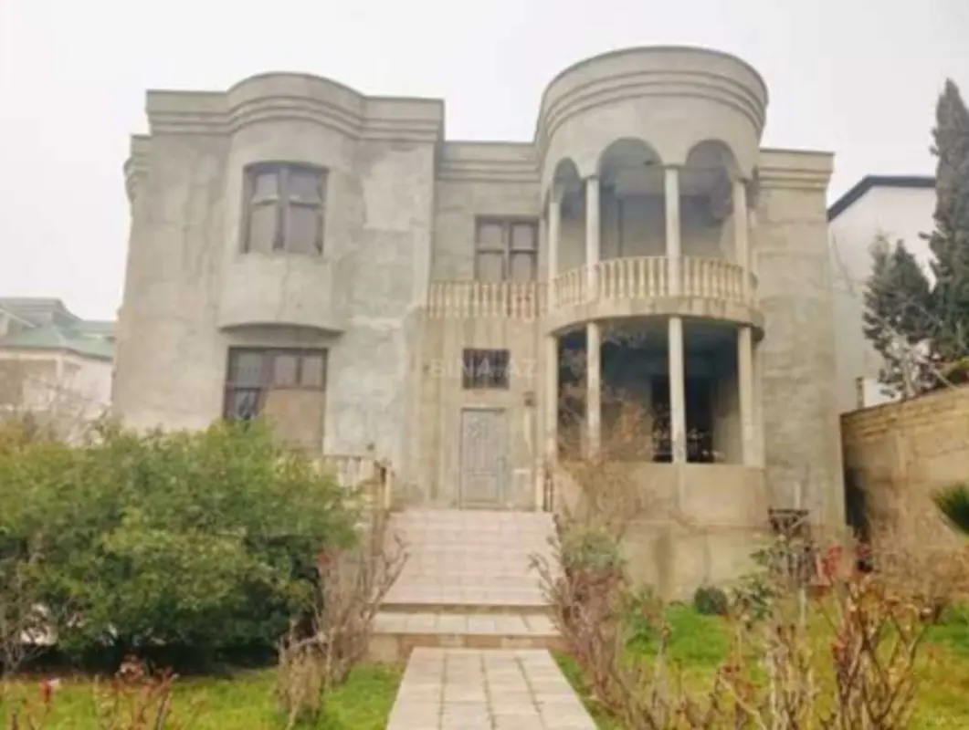 Satılır 5 otaqlı həyət evi 200 m²