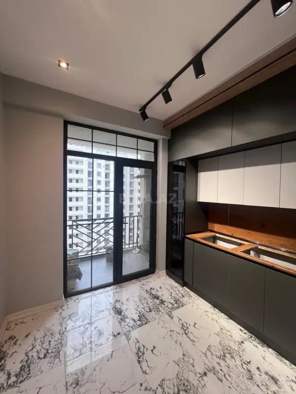 Satılır 2 otaqlı mənzil 67 m²
