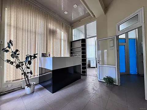Kirayə verilir obyekt 190 m² — Bakı, Nizami 190.00 m²