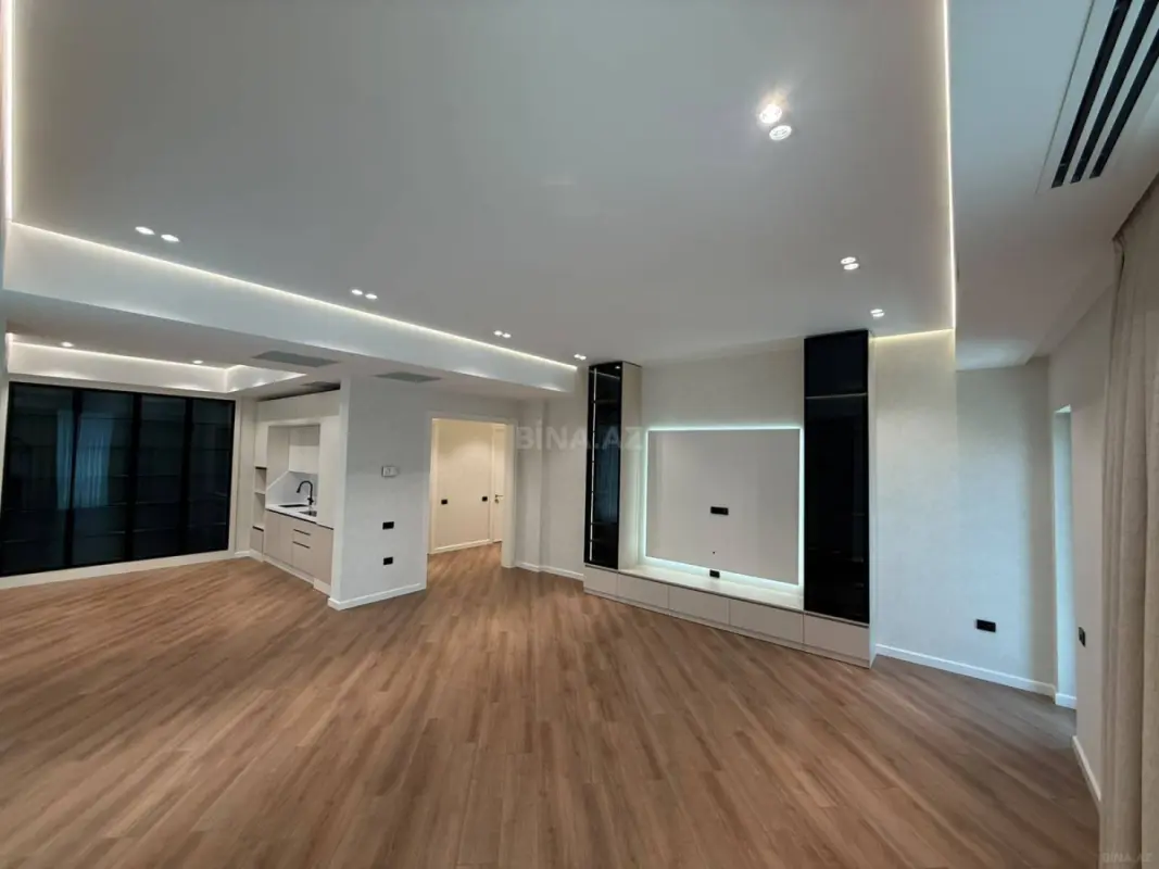Satılır 3 otaqlı mənzil 148 m²