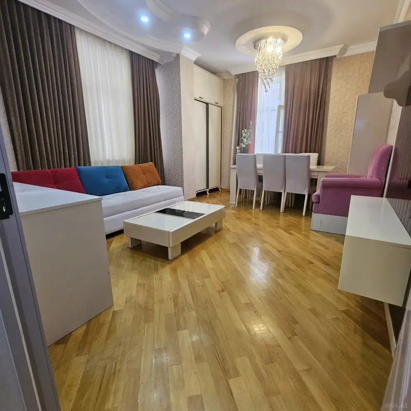 Kirayə verilir 2 otaqlı mənzil 100 m²
