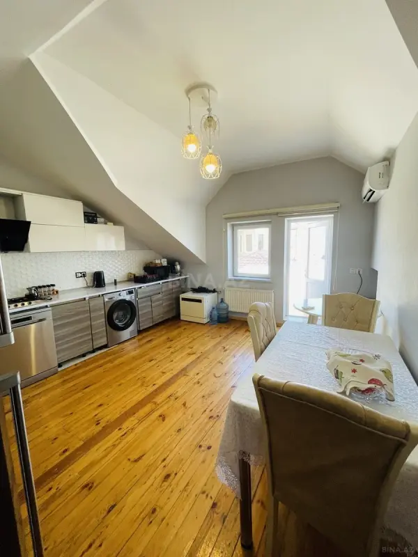 Satılır 7 otaqlı həyət evi 340 m²