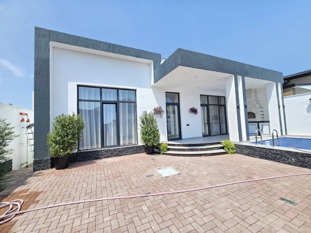 Satılır 4 otaqlı həyət evi 140 m²