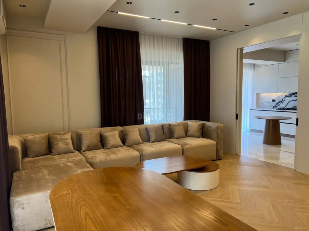 Kirayə verilir 3 otaqlı mənzil 130 m²