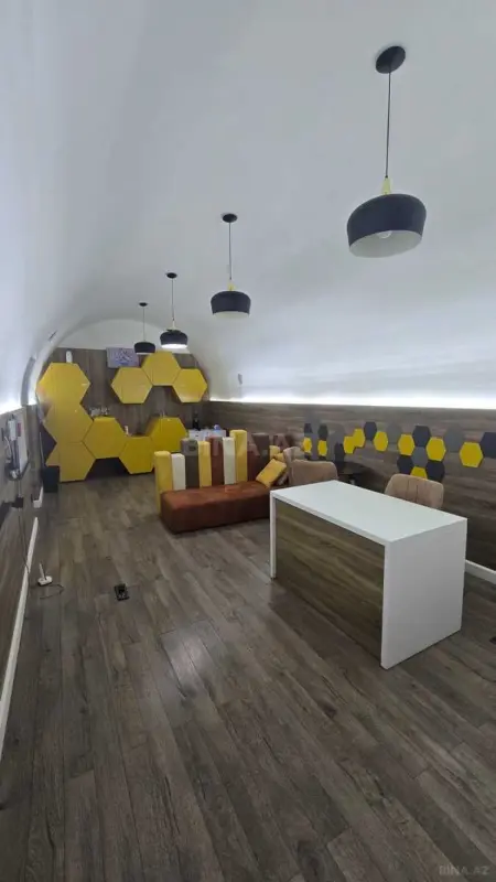 Kirayə verilir 2 otaqlı ofis 75 m²