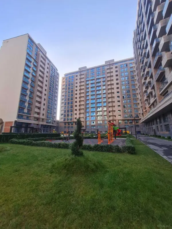 Satılır 3 otaqlı mənzil 136 m²