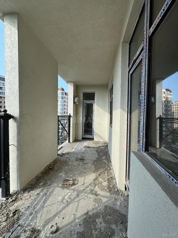 Satılır 3 otaqlı mənzil 134 m²