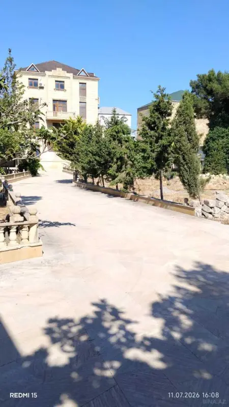 Satılır 8 otaqlı həyət evi 472 m²