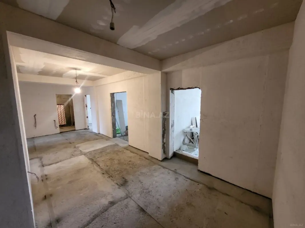 Satılır 3 otaqlı mənzil 156 m²
