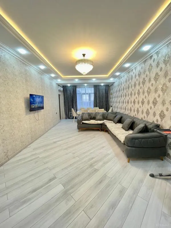 Kirayə verilir 3 otaqlı mənzil 150 m²