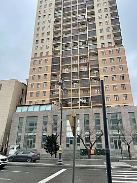 Satılır 4 otaqlı mənzil 145 m² — Bakı 4 otaq 145.00 m²