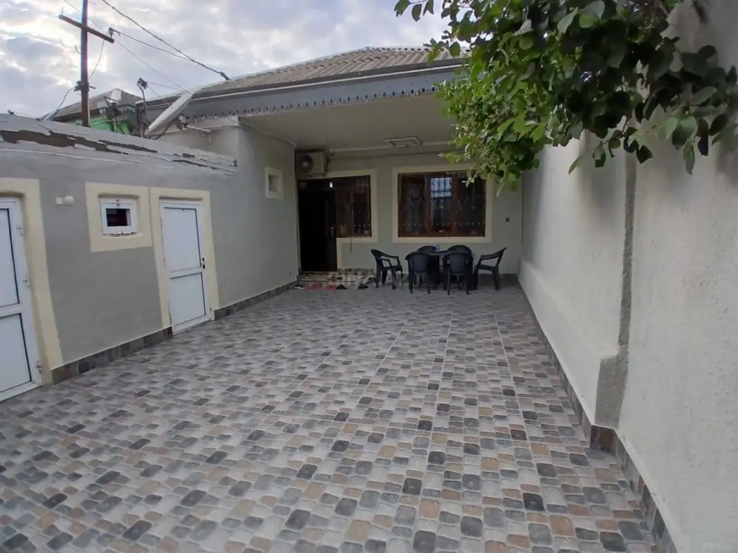 Satılır 4 otaqlı həyət evi 135 m²