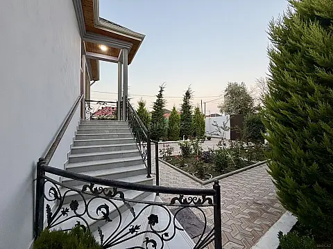 Satılır 8 otaqlı həyət evi 320 m² — Bakı, Saray 8 otaq 320.00 m²