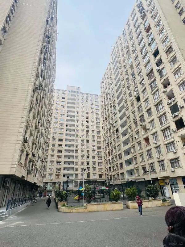 Satılır 2 otaqlı mənzil 71 m²