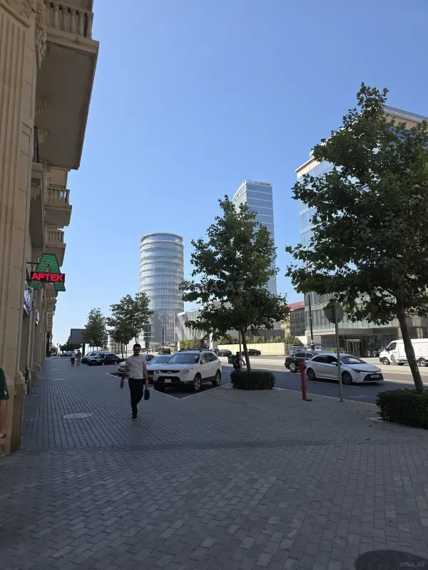 Kirayə verilir 4 otaqlı ofis 182 m²