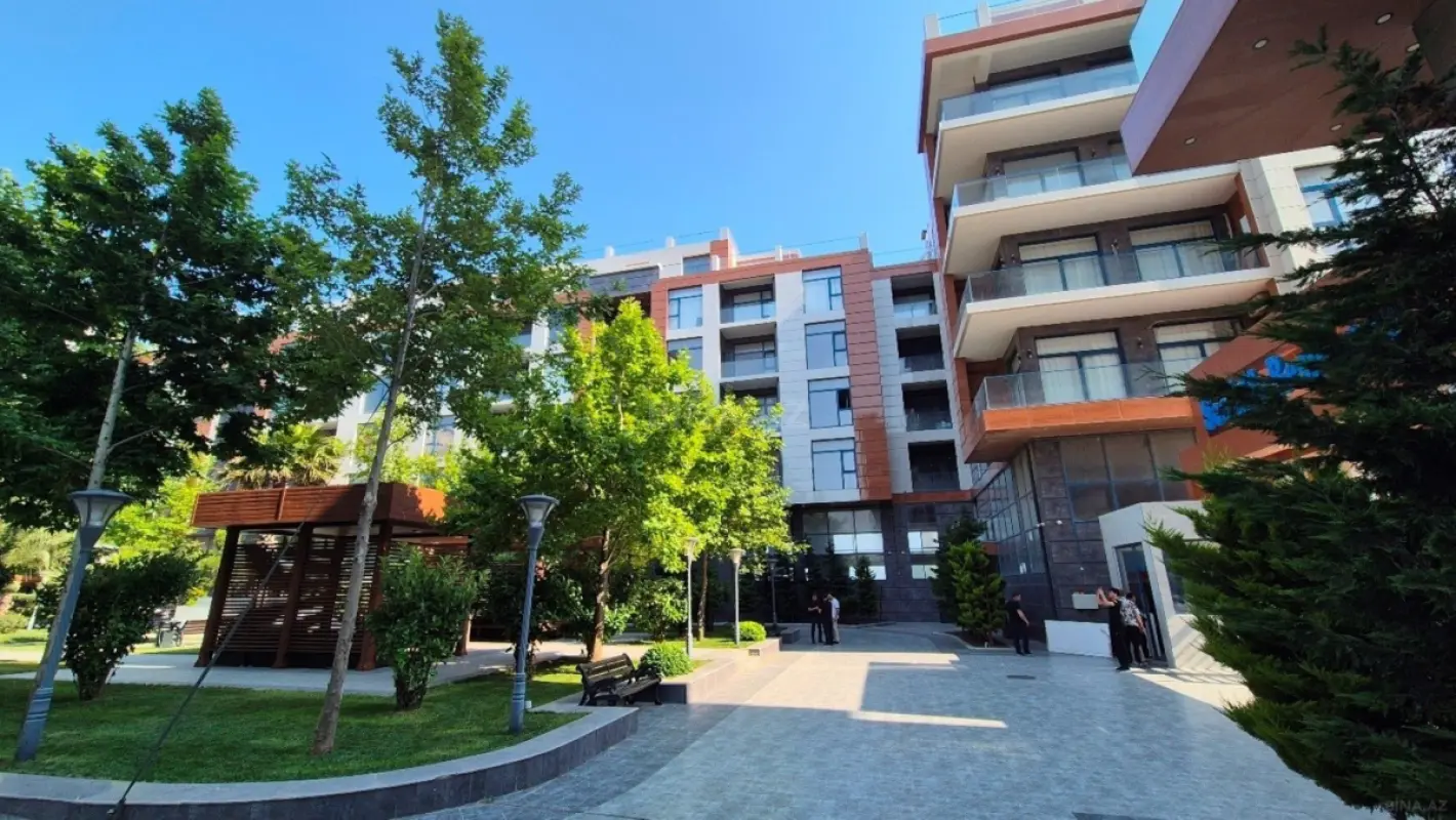 Satılır 3 otaqlı mənzil 159 m²