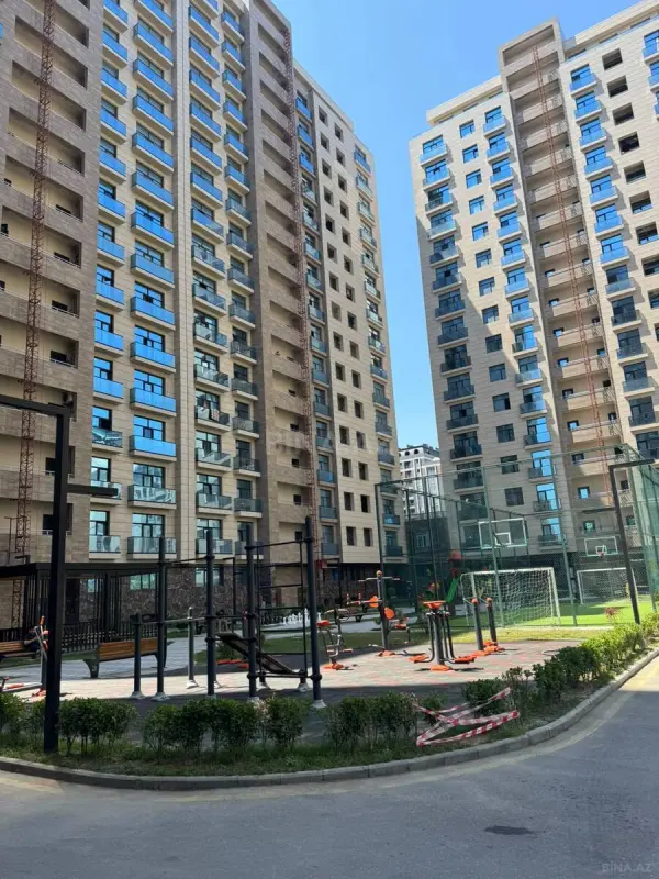 Satılır 3 otaqlı mənzil 121.3 m²