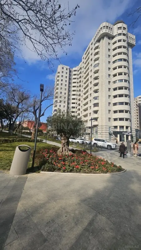 Satılır 3 otaqlı mənzil 110 m²