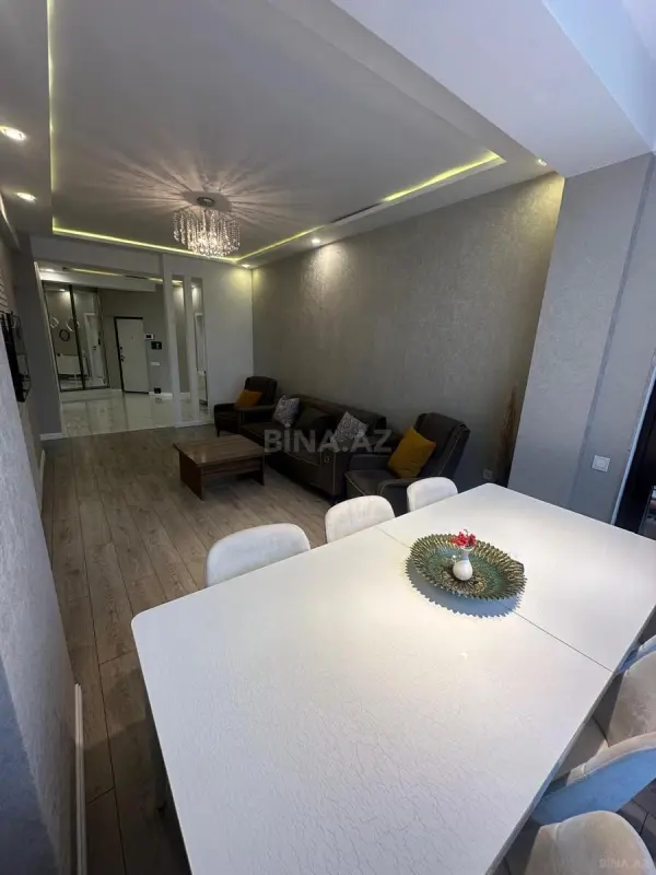 Satılır 3 otaqlı mənzil 130 m²