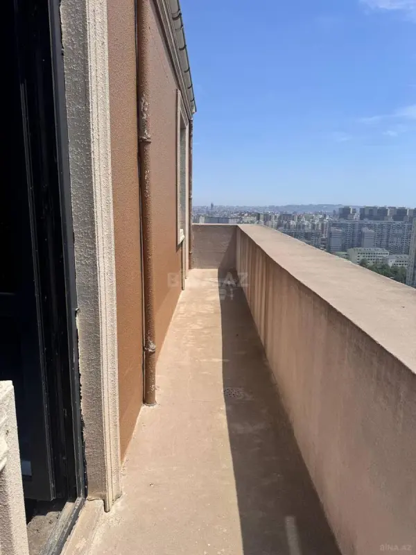 Satılır 2 otaqlı mənzil 130 m²