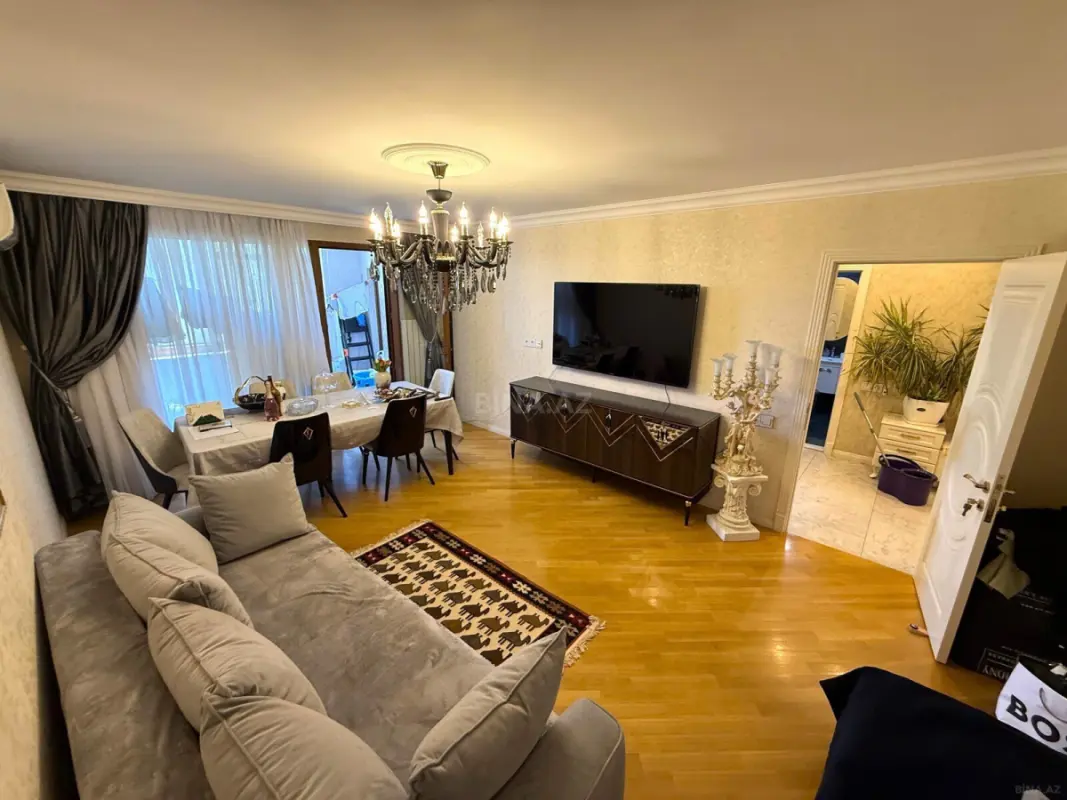 Satılır 3 otaqlı mənzil 115 m²