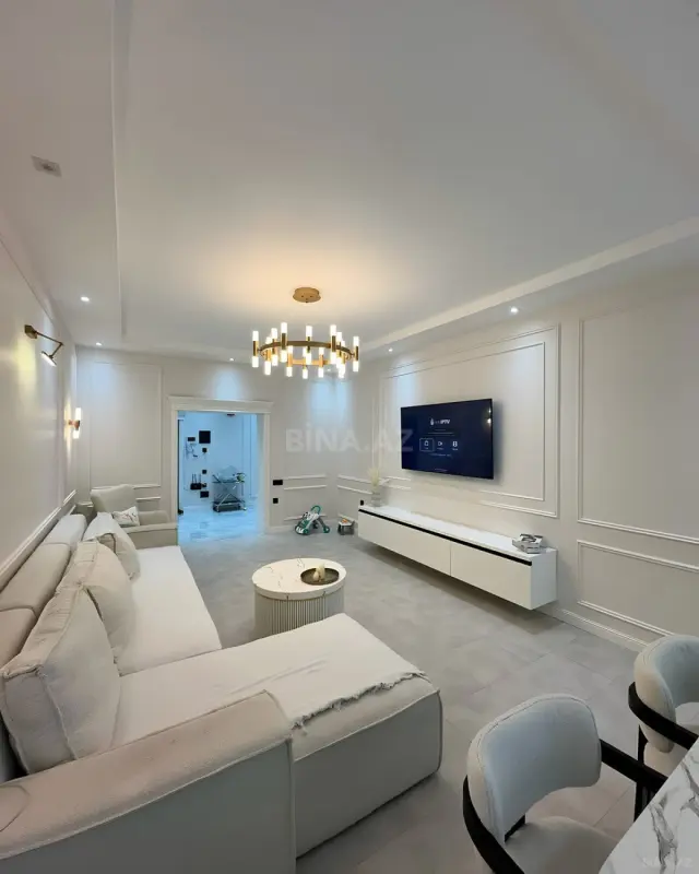 Satılır 4 otaqlı mənzil 172 m²