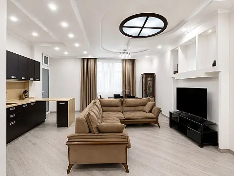 Kirayə verilir 4 otaqlı mənzil 140 m² — Bakı 4 otaq 140.00 m²