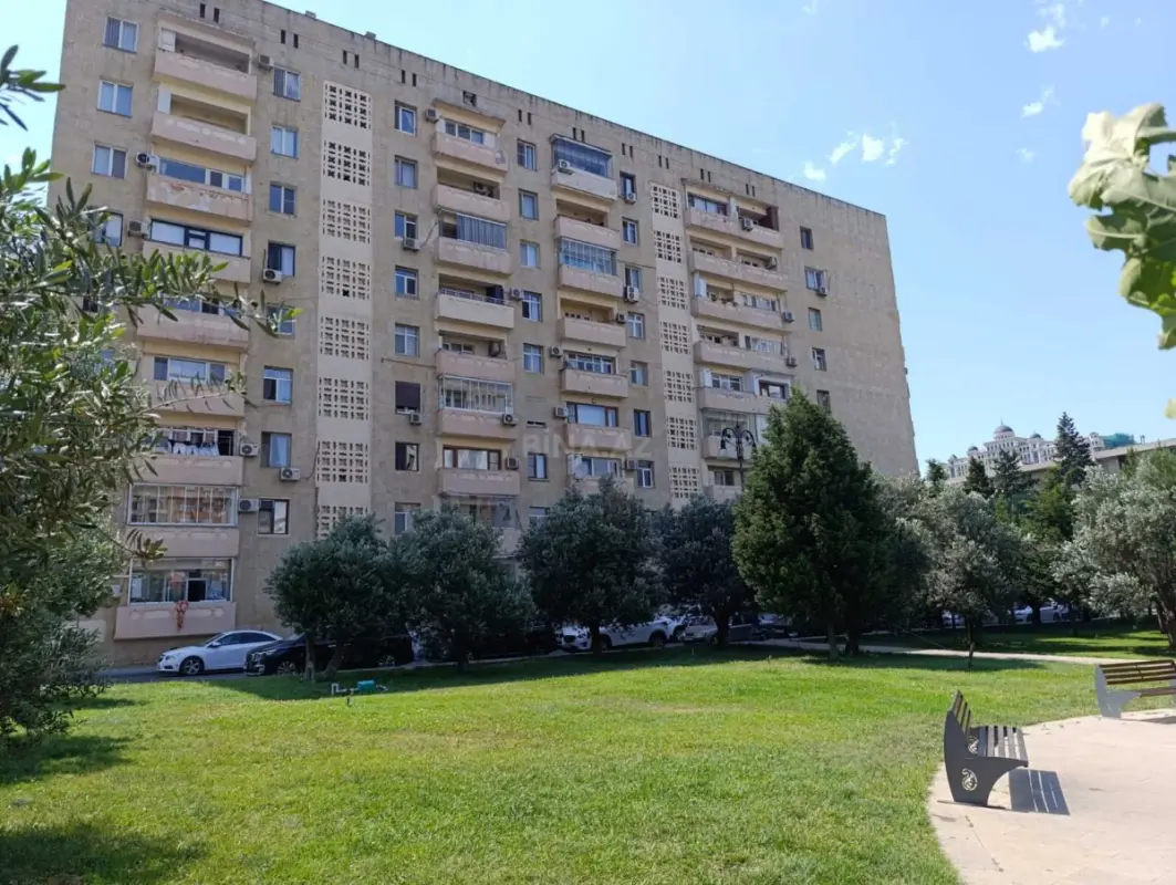Satılır 4 otaqlı mənzil 110 m²