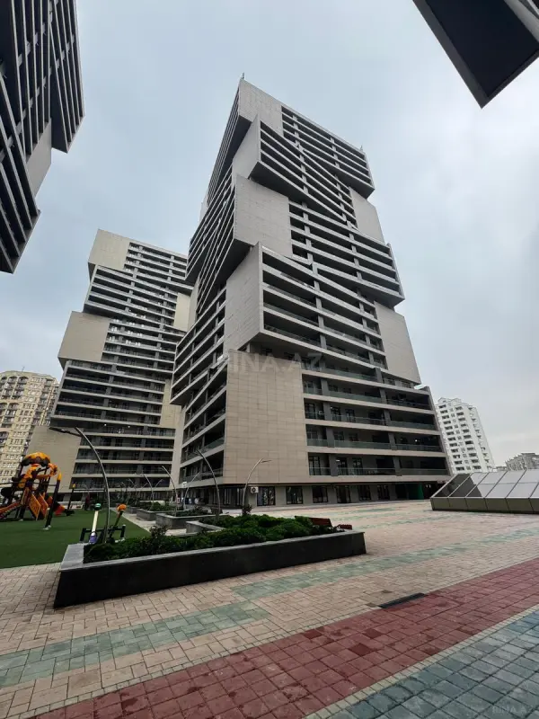 Satılır 3 otaqlı mənzil 148 m²