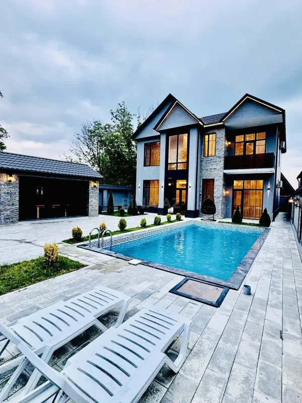 Satılır 4 otaqlı həyət evi 255 m²