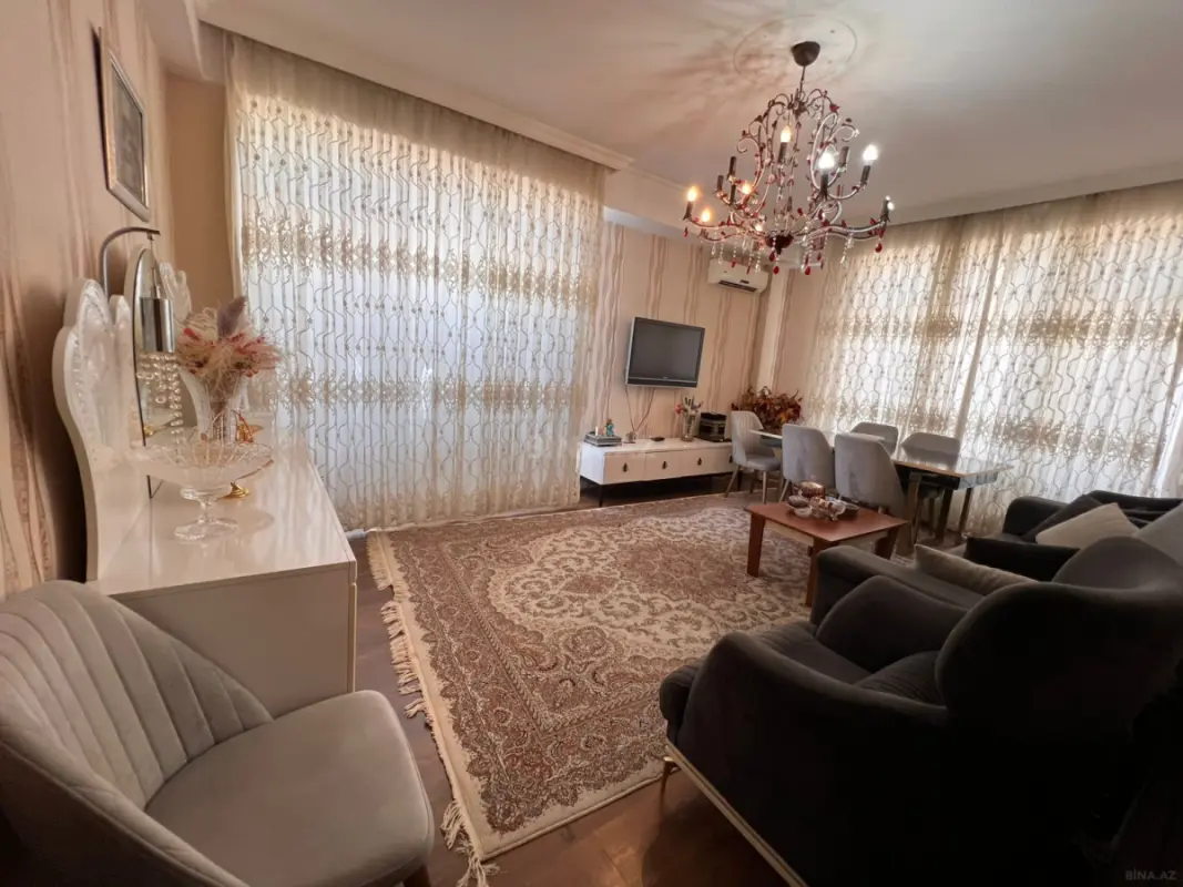 Satılır 3 otaqlı mənzil 140 m²
