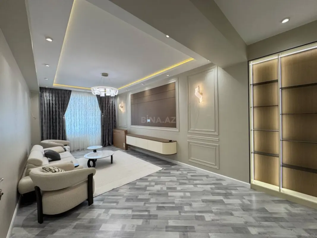 Satılır 3 otaqlı mənzil 125 m²