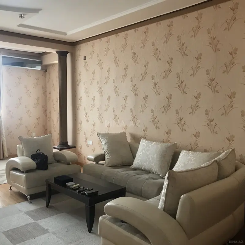 Kirayə verilir 3 otaqlı mənzil 153 m²