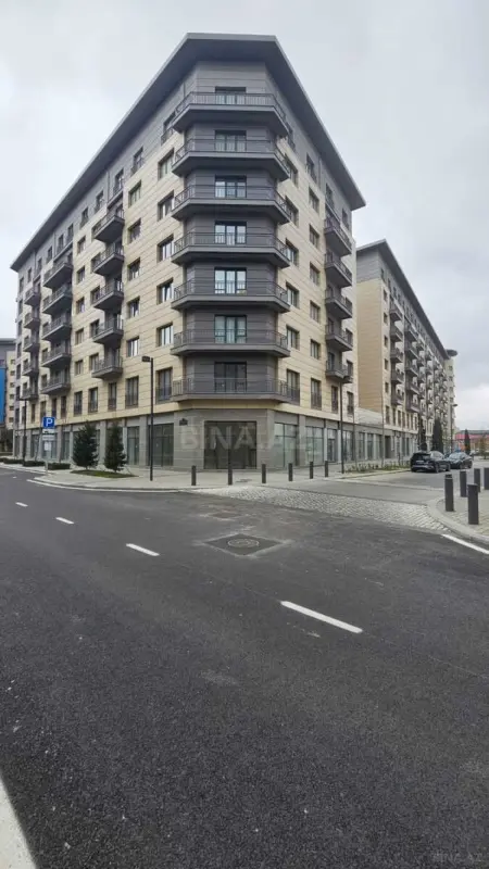 Satılır 3 otaqlı mənzil 130 m²