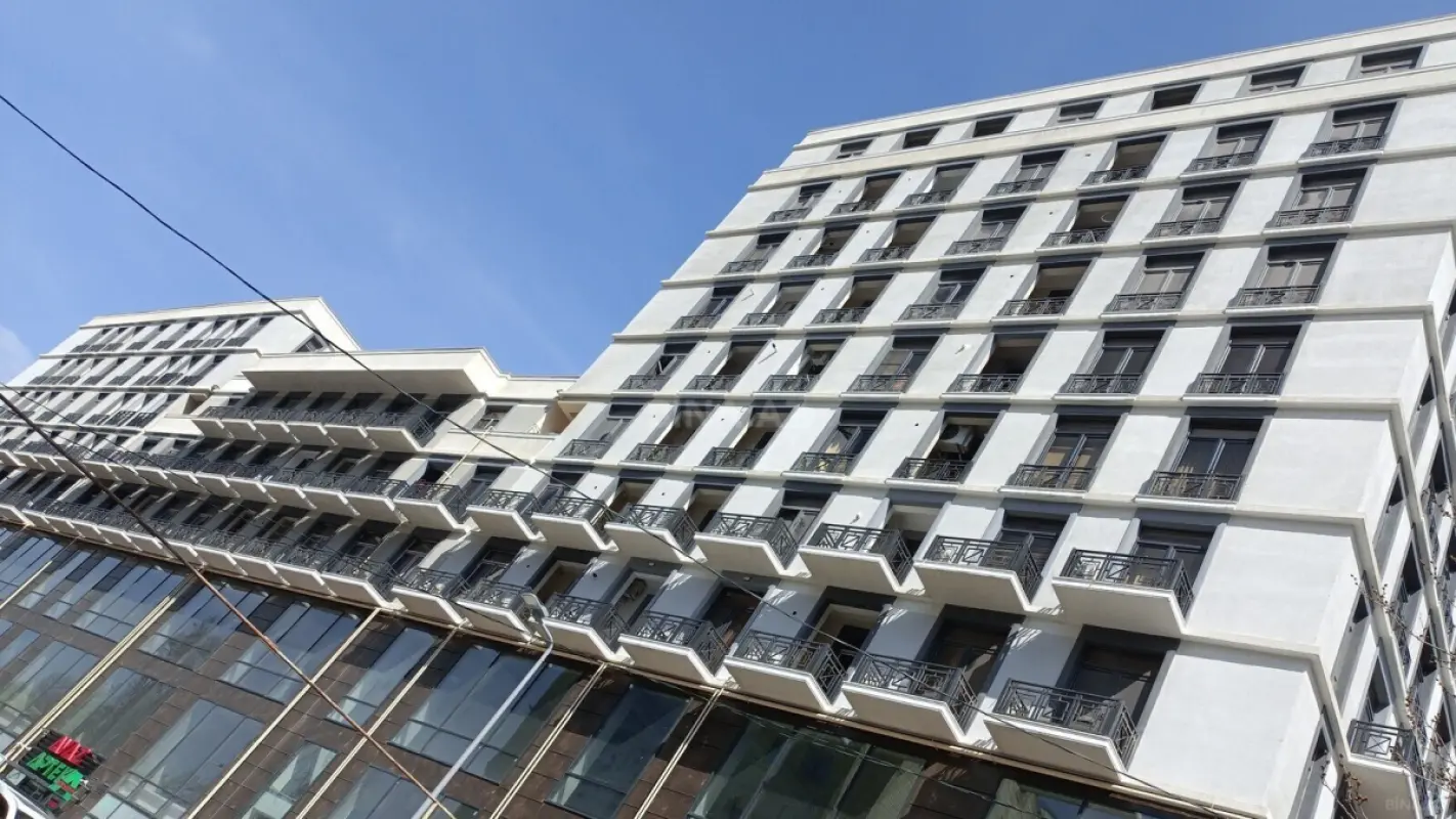 Satılır 1 otaqlı mənzil 76.3 m²