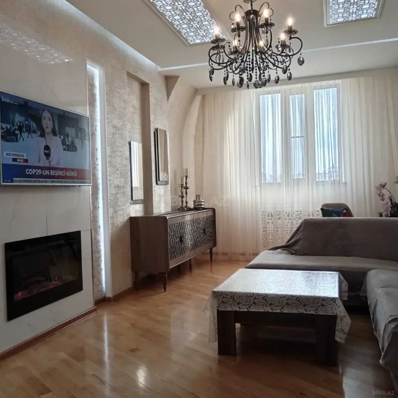 Satılır 3 otaqlı mənzil 130 m²