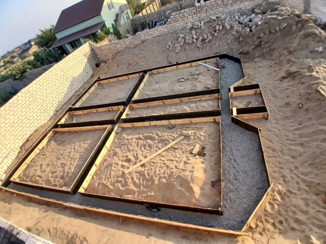 Satılır 4 otaqlı həyət evi 140 m²