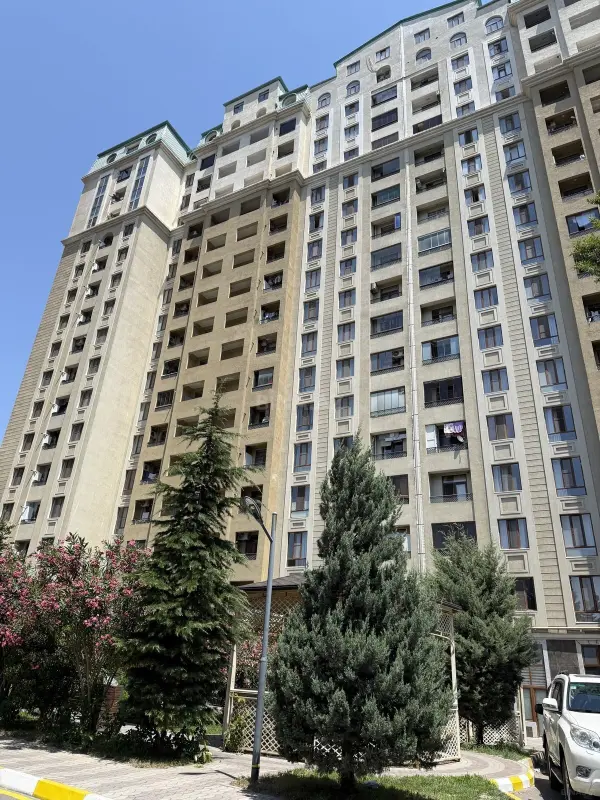 Satılır 2 otaqlı mənzil 58 m²