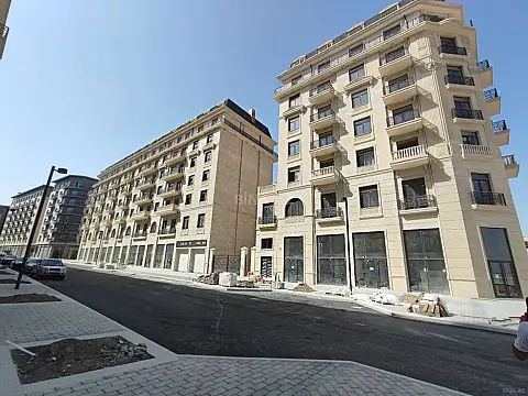 Satılır 4 otaqlı mənzil 213 m² — Bakı 4 otaq 213.00 m²