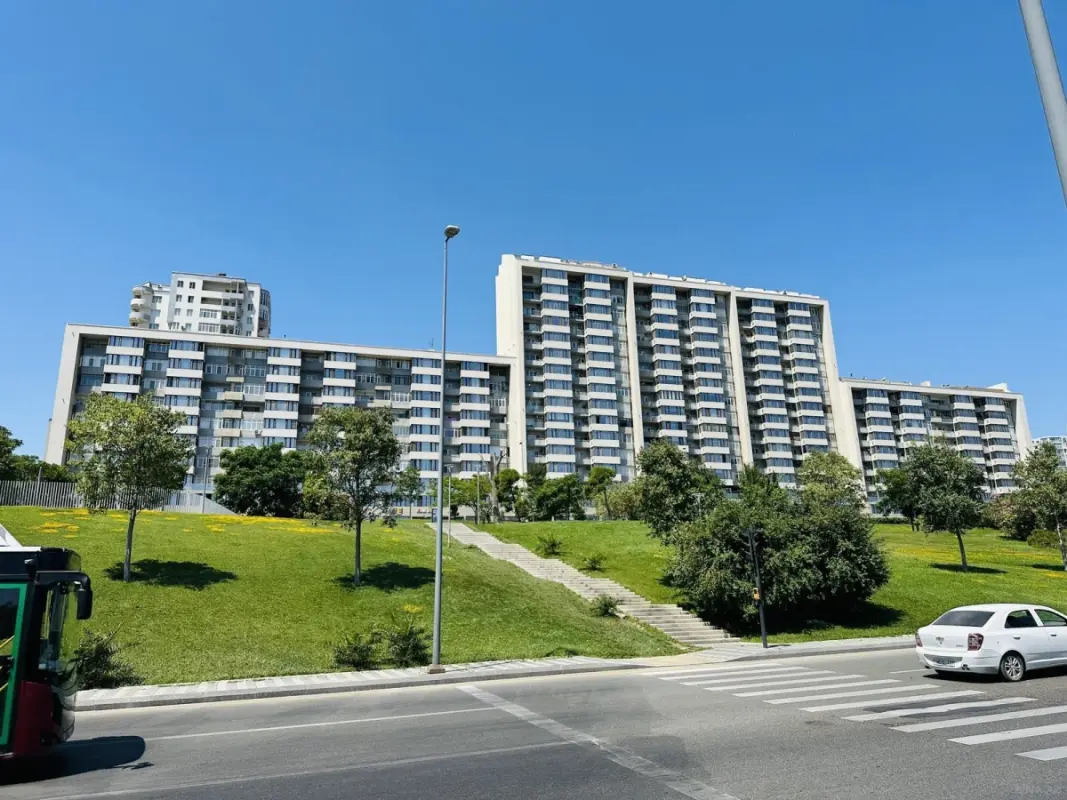Satılır 3 otaqlı mənzil 90 m²