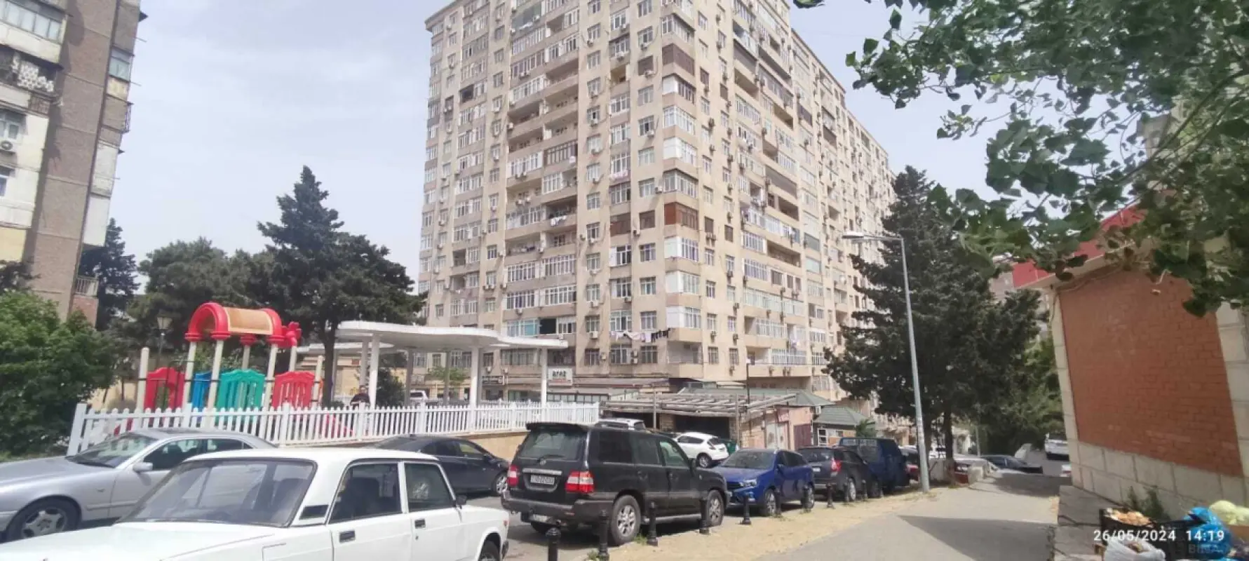 Satılır 3 otaqlı mənzil 150 m²