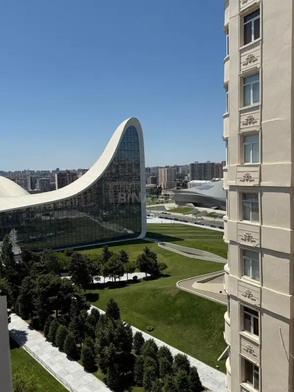 Kirayə verilir 3 otaqlı mənzil 130 m²
